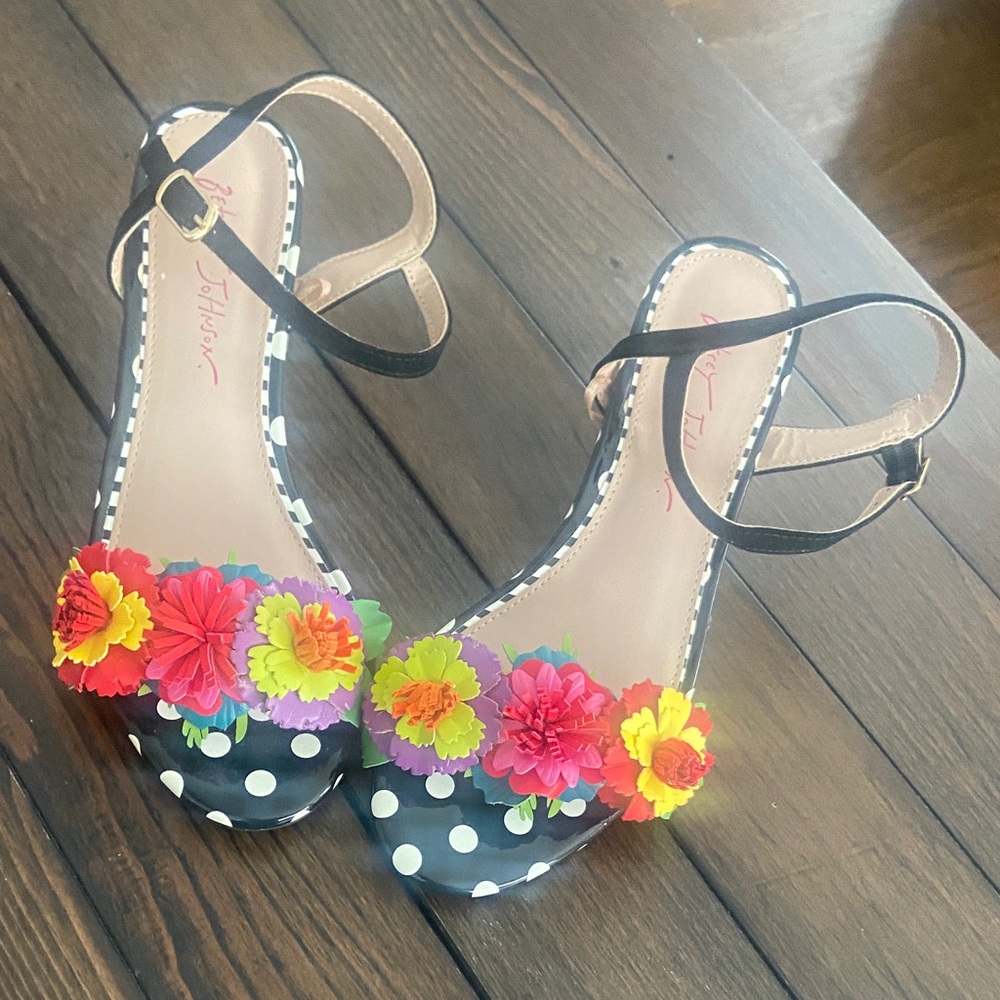 Betsey Johnson Black Polka Dot Floral Heels